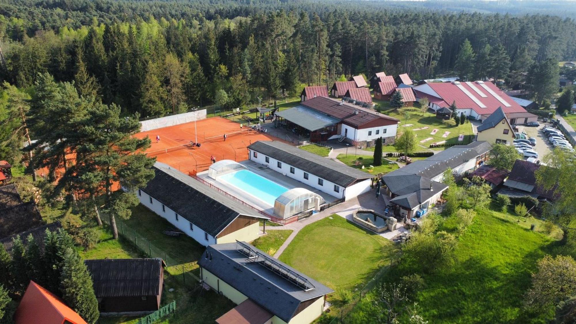 Raj Sportovni A Rekreacni Resort Branzez Kněžmost Exterior foto