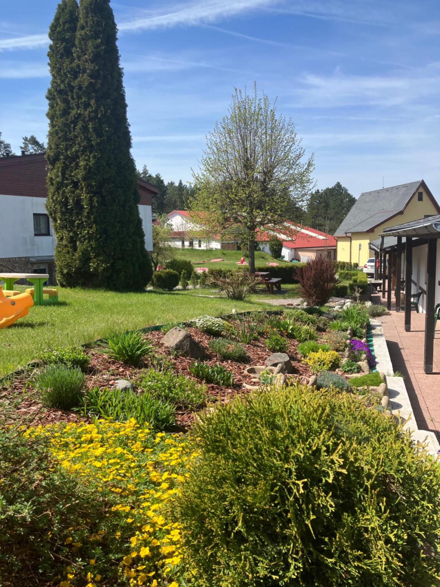 Raj Sportovni A Rekreacni Resort Branzez Kněžmost Exterior foto